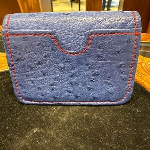 Blue ostrich, full quail.